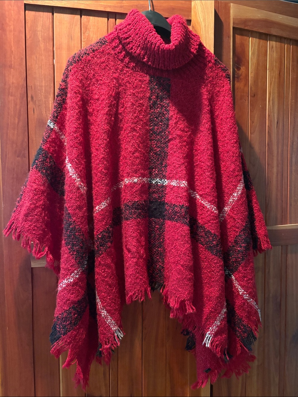 Women’s Red Plaid Loose Turtleneck Poncho Sweater - Polyester